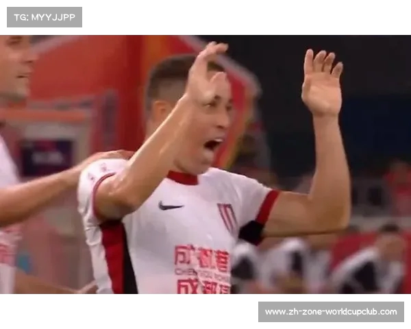 成都蓉城成功反击 罗慕洛头球破门助力球队逆转胜利 成都蓉城成功反击 罗慕洛头球破门助力球队逆转胜利